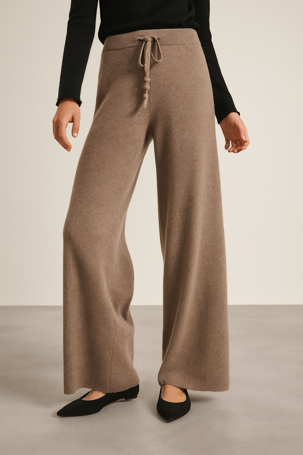 Sweatpants in Cashmere Wool Blend with Adjustable High-Rise Elastic Waist, Khaki