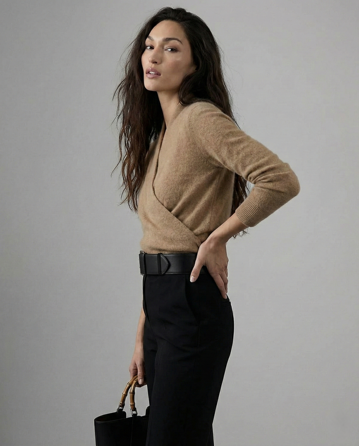 Cashmere Sweater with Crossover Collar Detail, Soft Knit for a Relaxed Standard Fit