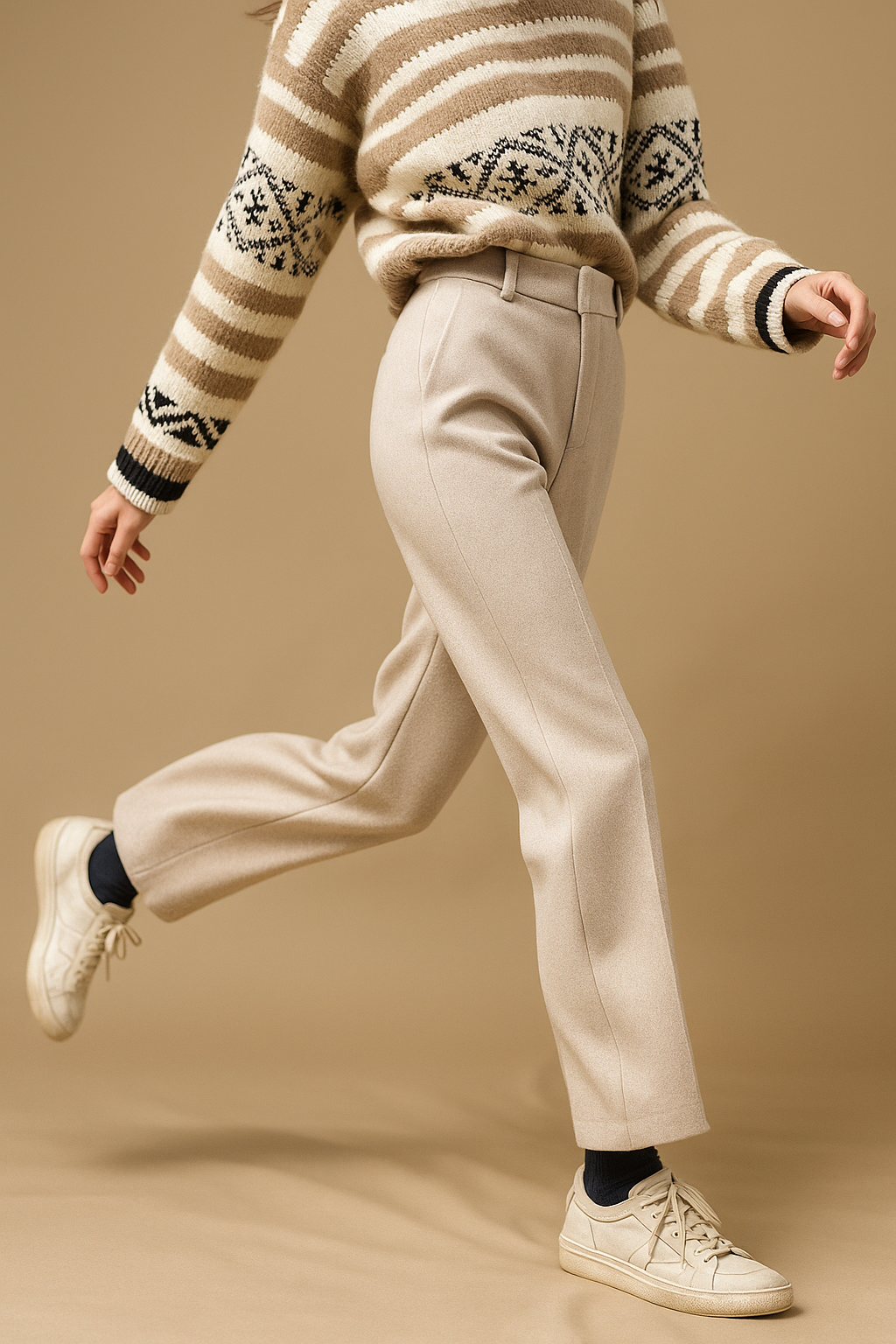 Trousers in Wool Blend, Straight-Leg High-Waist Fit, Non-Stretch, Camel