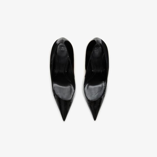 Pointed-Toe Stiletto Pumps in Metallic Gold Finish with Sculpted High Heel for Standout Style