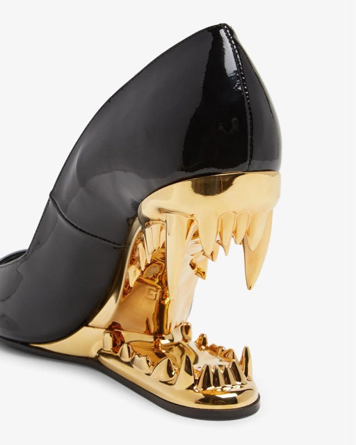 Pointed-Toe Stiletto Pumps in Metallic Gold Finish with Sculpted High Heel for Standout Style