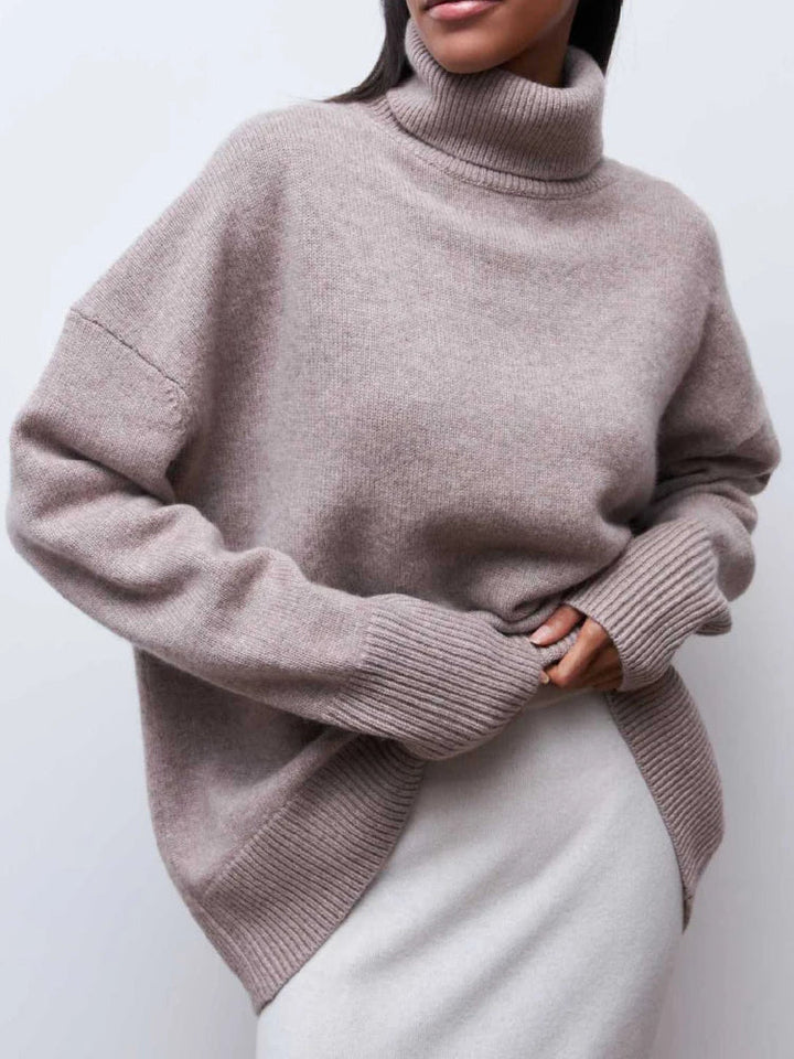 Turtleneck Sweater in Oversized Fit with Soft Merino Wool Blend for a Classic Vintage-Inspired Look
