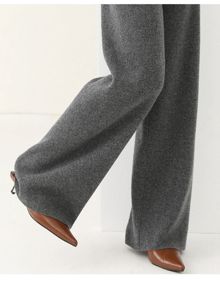 Wide-Leg Pants in 100% Merino Wool with High-Waist Elastic Fit and Side Pockets