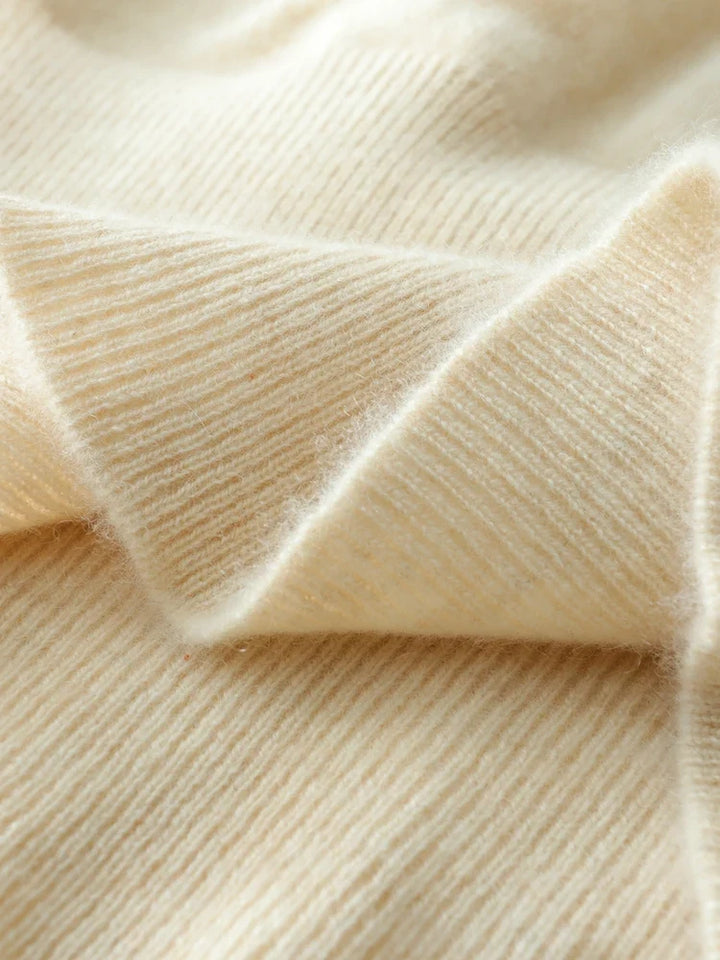 Cashmere Sweater with Crossover Collar Detail, Soft Knit for a Relaxed Standard Fit