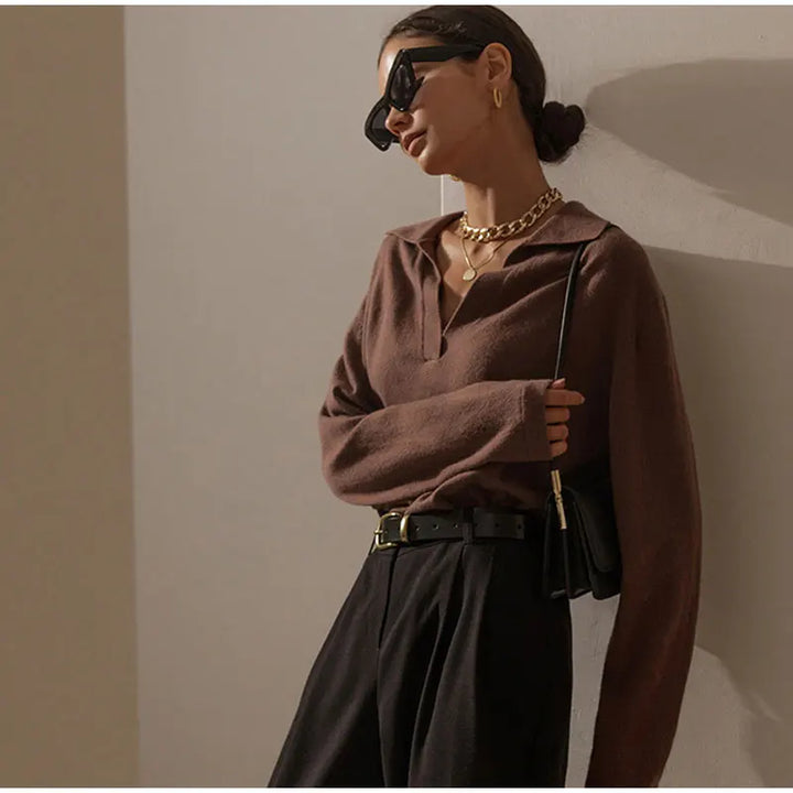 Cotton Knit Polo Sweater with a Relaxed Fit and Chic Ribbed Collar