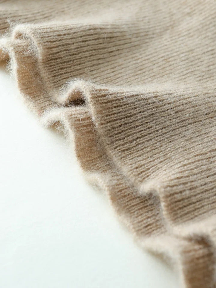 Cashmere Sweater with Crossover Collar Detail, Soft Knit for a Relaxed Standard Fit