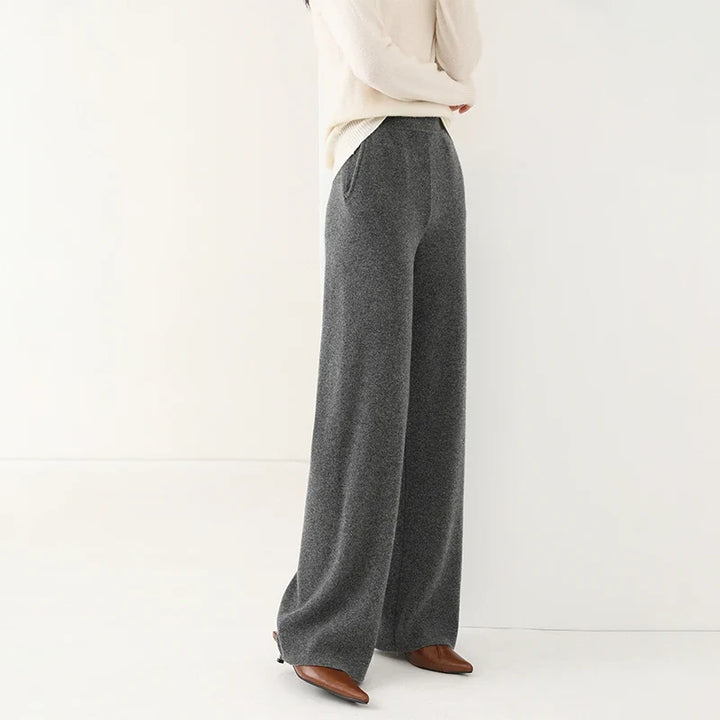 Wide-Leg Pants in 100% Merino Wool with High-Waist Elastic Fit and Side Pockets
