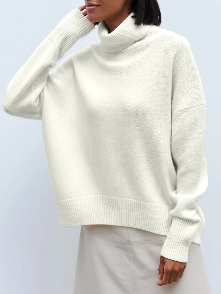 Turtleneck Sweater in Oversized Fit with Soft Merino Wool Blend for a Classic Vintage-Inspired Look