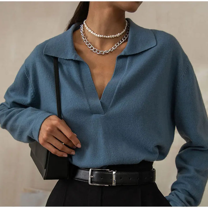 Cotton Knit Polo Sweater with a Relaxed Fit and Chic Ribbed Collar