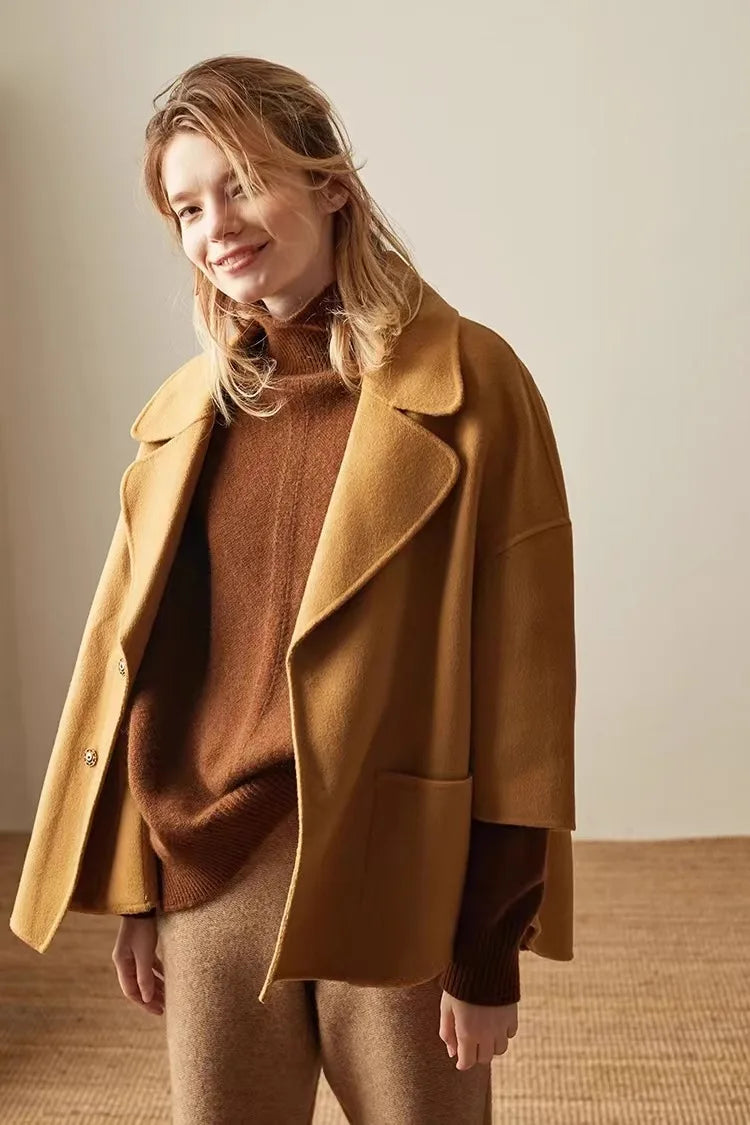 Oversized Cashmere Turtleneck Sweater with Relaxed Fit and Soft Ribbed Knit in Rich Brown