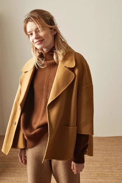 Oversized Cashmere Turtleneck Sweater with Relaxed Fit and Soft Ribbed Knit in Rich Brown
