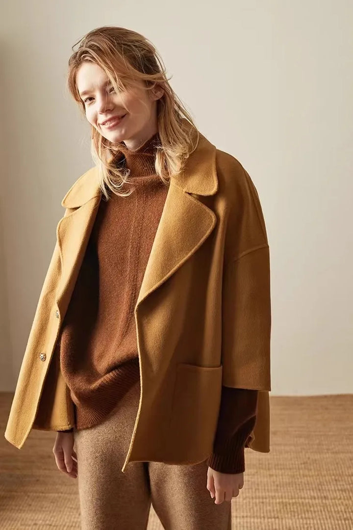 Oversized Cashmere Turtleneck Sweater with Relaxed Fit and Soft Ribbed Knit in Rich Brown