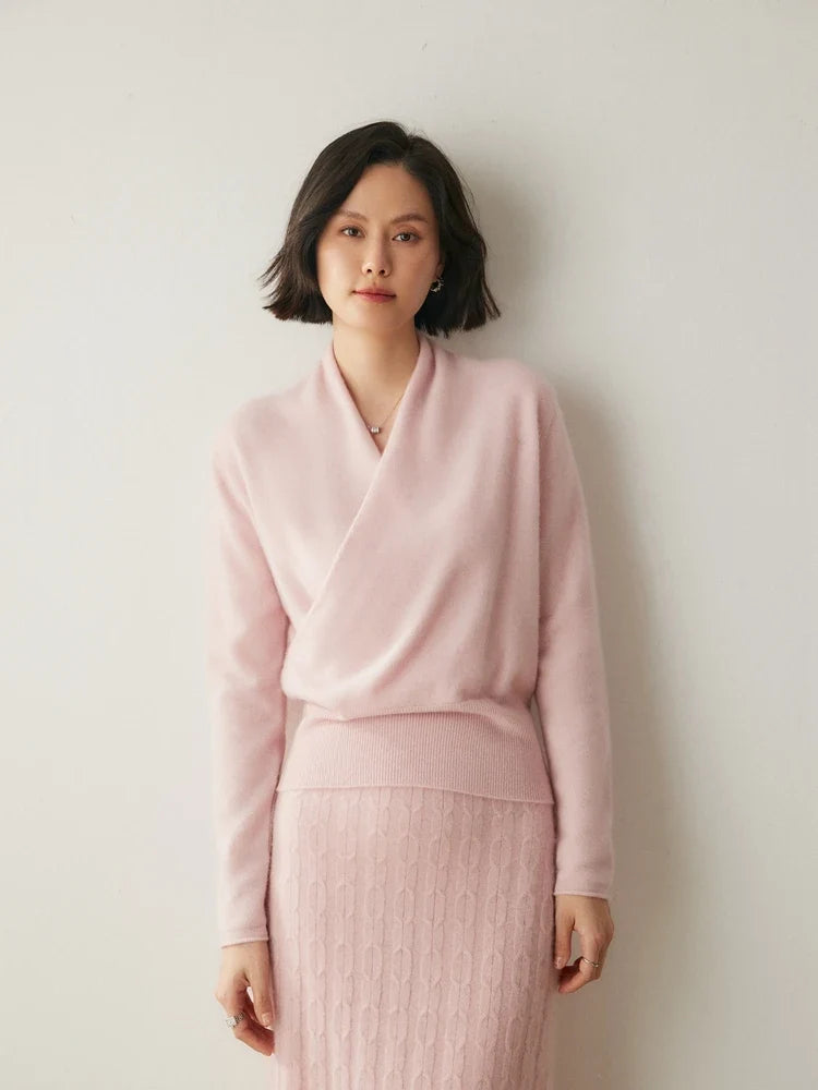 Cashmere Sweater with Crossover Collar Detail, Soft Knit for a Relaxed Standard Fit