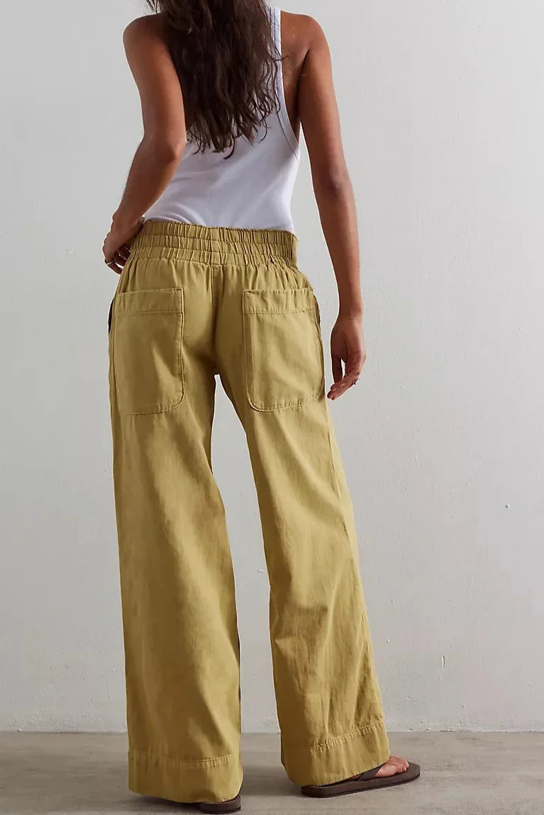 Wide-Leg Jeans with High-Rise Fit, Slight Stretch, and Relaxed Silhouette in Navy Cotton Denim