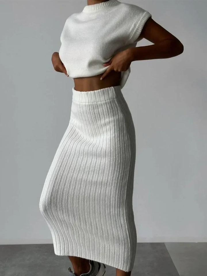 Ribbed Sleeveless Two-Piece Knit Set with Fitted Stretch Silhouette in Soft Gray