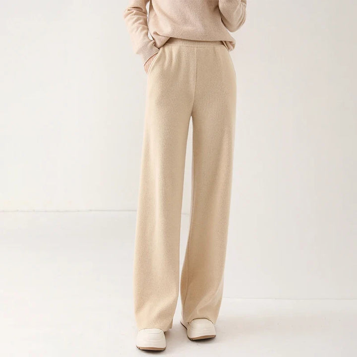Wide-Leg Pants in 100% Merino Wool with High-Waist Elastic Fit and Side Pockets