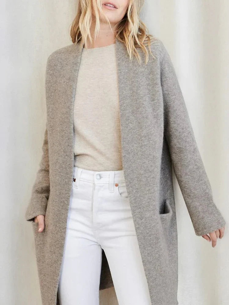 Cardigan in a Merino Wool Blend with Oversized Pockets and a Relaxed Open-Front Fit for Effortless Layering