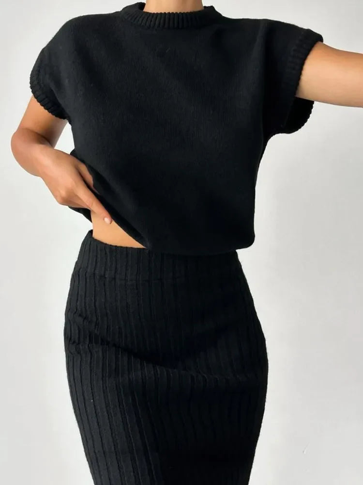 Ribbed Sleeveless Two-Piece Knit Set with Fitted Stretch Silhouette in Soft Gray