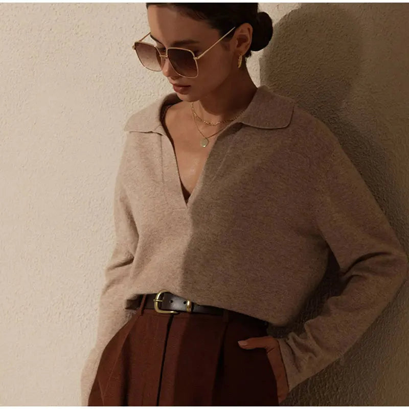 Cotton Knit Polo Sweater with a Relaxed Fit and Chic Ribbed Collar