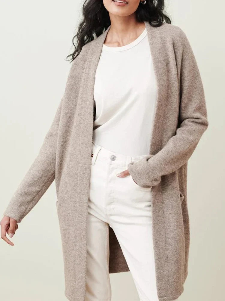 Cardigan in a Merino Wool Blend with Oversized Pockets and a Relaxed Open-Front Fit for Effortless Layering