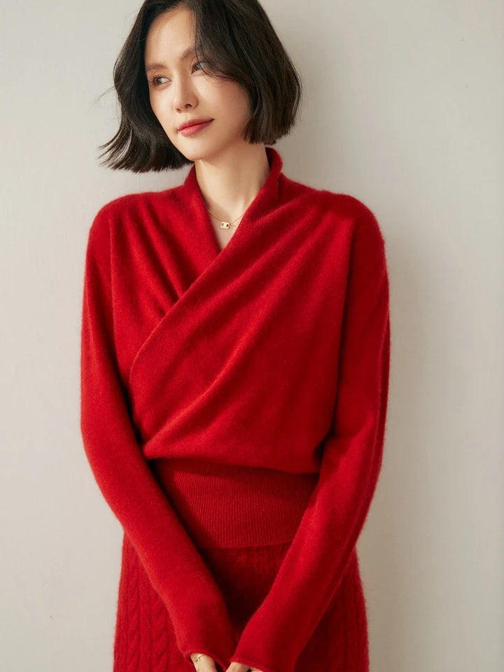 Cashmere Sweater with Crossover Collar Detail, Soft Knit for a Relaxed Standard Fit
