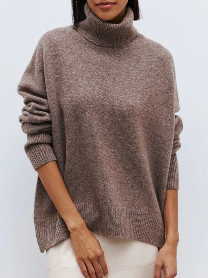Turtleneck Sweater in Oversized Fit with Soft Merino Wool Blend for a Classic Vintage-Inspired Look