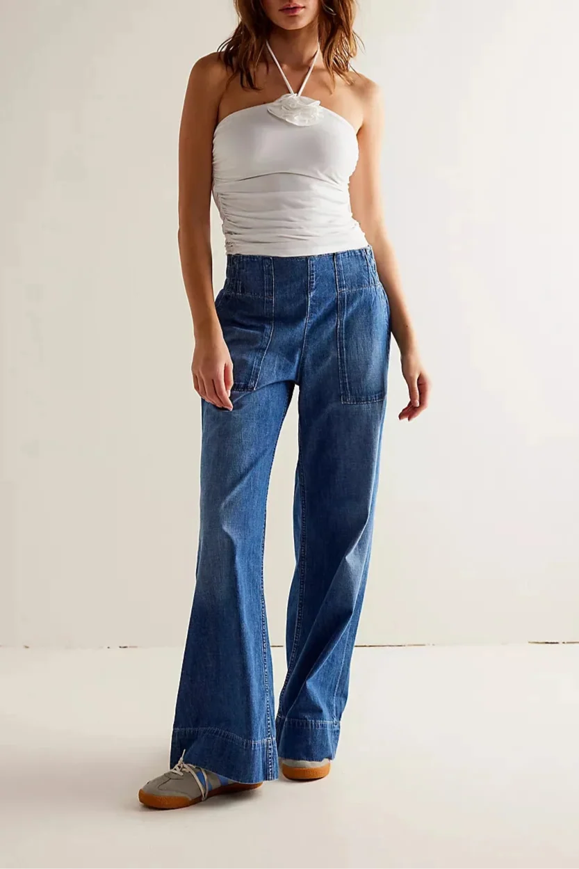 Wide-Leg Jeans with High-Rise Fit, Slight Stretch, and Relaxed Silhouette in Navy Cotton Denim