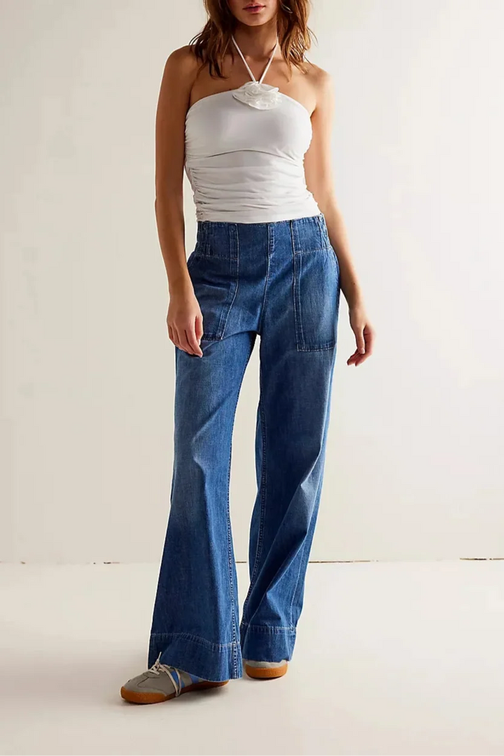 Wide-Leg Jeans with High-Rise Fit, Slight Stretch, and Relaxed Silhouette in Navy Cotton Denim