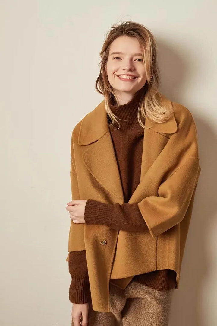 Oversized Cashmere Turtleneck Sweater with Relaxed Fit and Soft Ribbed Knit in Rich Brown