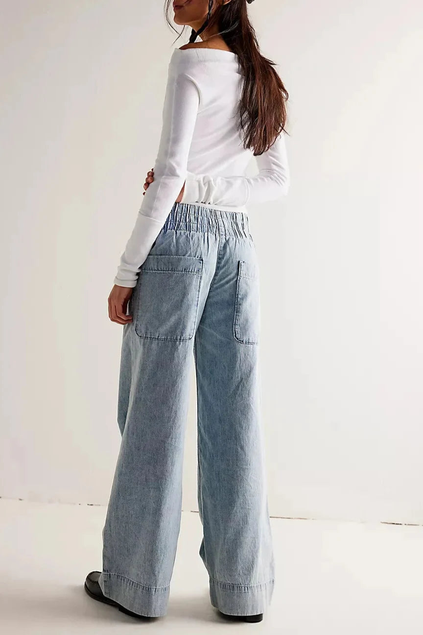 Wide-Leg Jeans with High-Rise Fit, Slight Stretch, and Relaxed Silhouette in Navy Cotton Denim