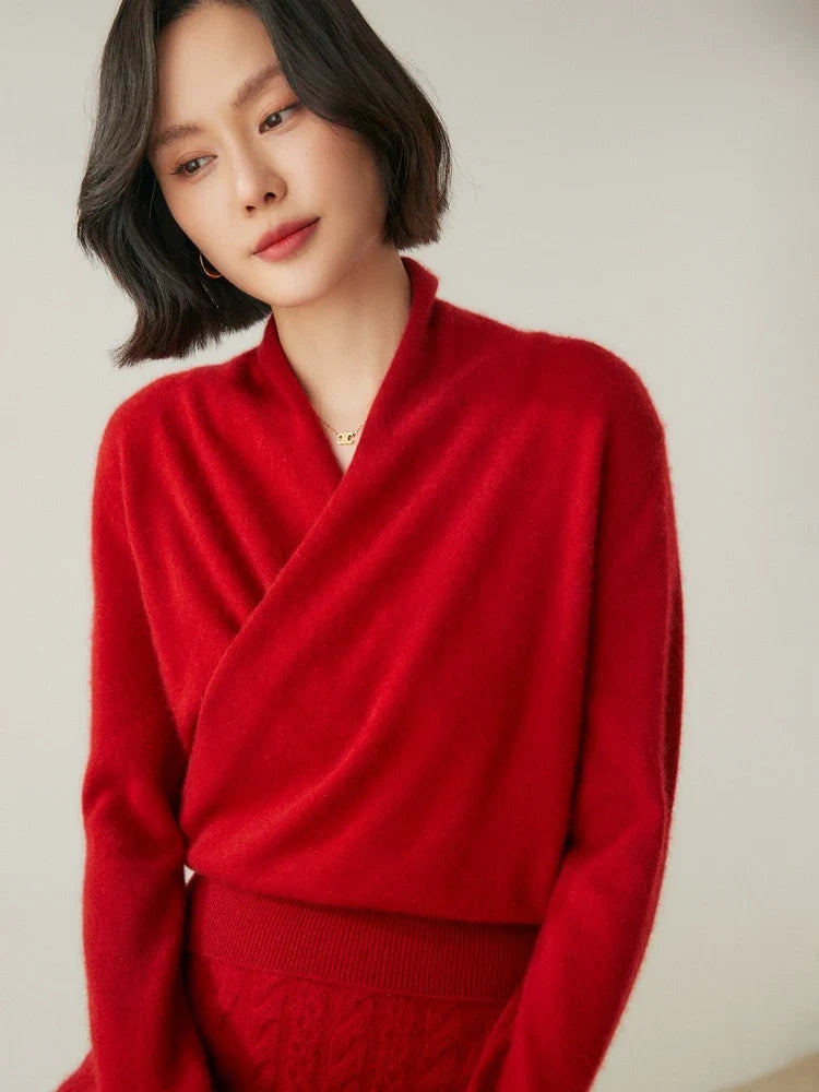 Cashmere Sweater with Crossover Collar Detail, Soft Knit for a Relaxed Standard Fit
