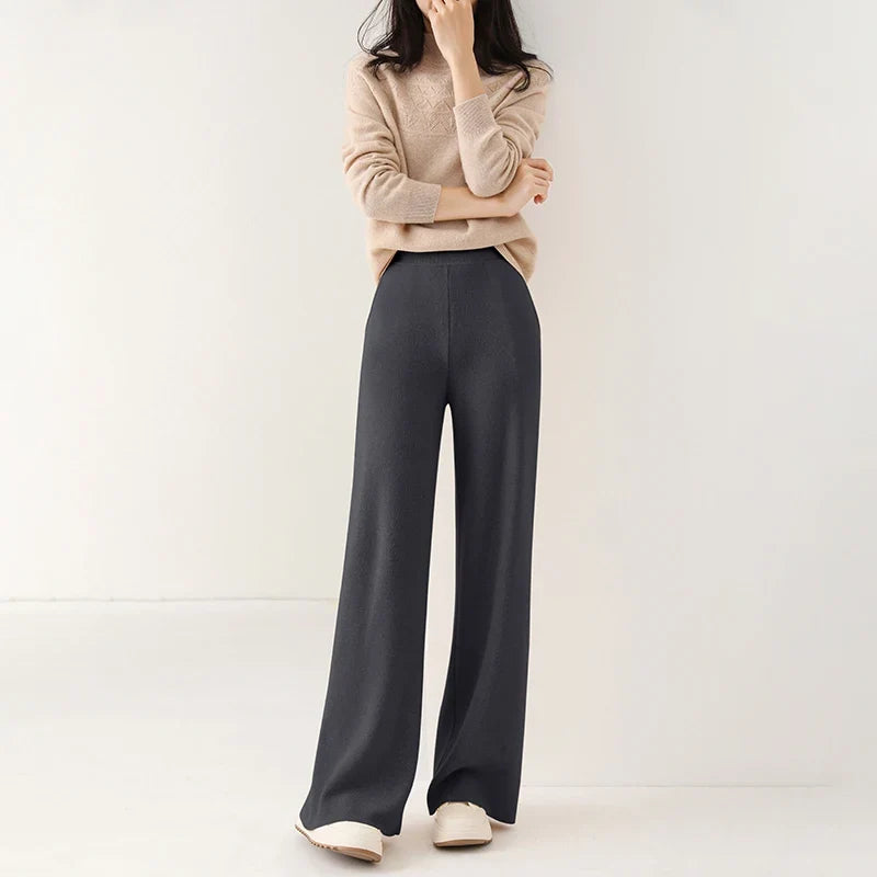 Wide-Leg Pants in 100% Merino Wool with High-Waist Elastic Fit and Side Pockets