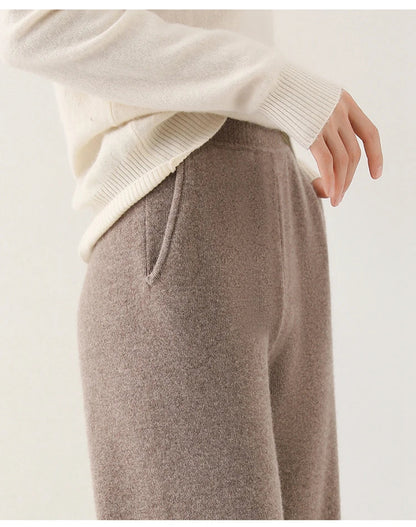 Wide-Leg Pants in 100% Merino Wool with High-Waist Elastic Fit and Side Pockets