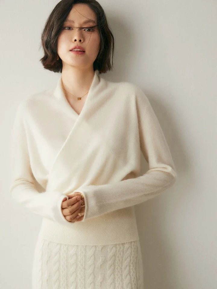 Cashmere Sweater with Crossover Collar Detail, Soft Knit for a Relaxed Standard Fit