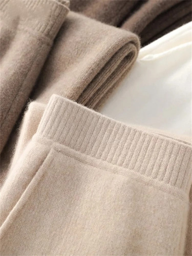 Sweatpants, High-Waist Wide-Leg Style in Soft Cashmere Blend Fabric with Elastic Waist