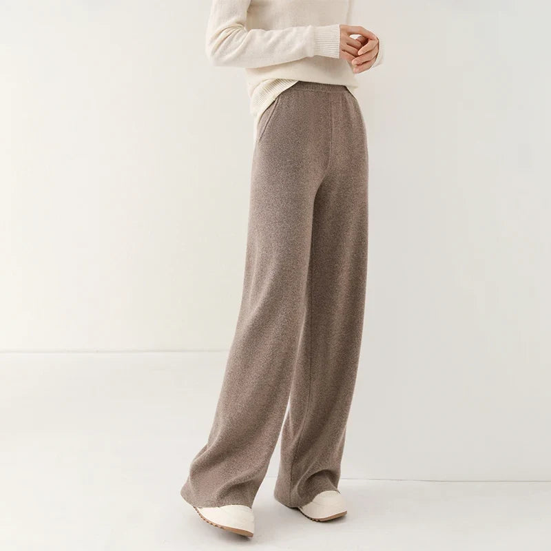 Wide-Leg Pants in 100% Merino Wool with High-Waist Elastic Fit and Side Pockets