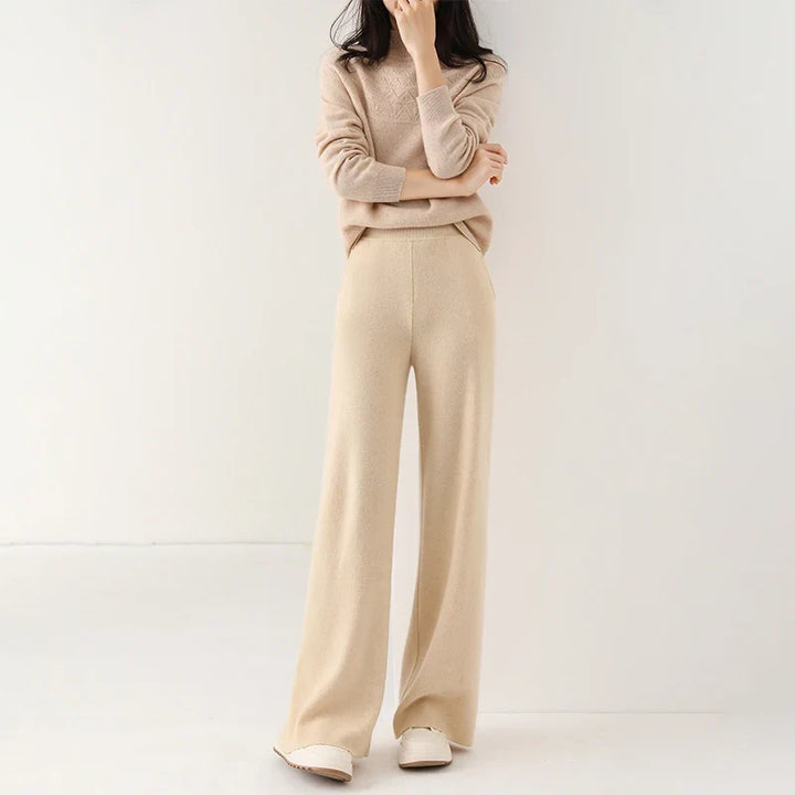 Wide-Leg Pants in 100% Merino Wool with High-Waist Elastic Fit and Side Pockets
