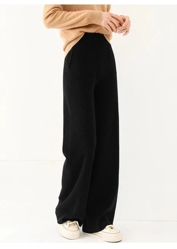 Wide-Leg Pants in 100% Merino Wool with High-Waist Elastic Fit and Side Pockets