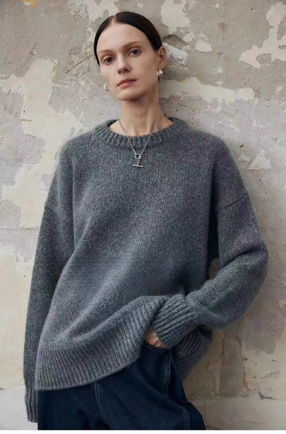 Oversized Sweater in 100% Pure Cashmere with Relaxed Fit and Soft Gray Knit Finish