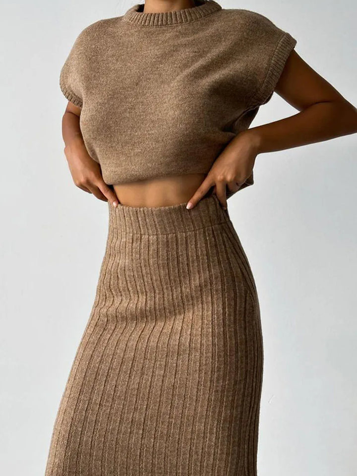 Ribbed Sleeveless Two-Piece Knit Set with Fitted Stretch Silhouette in Soft Gray