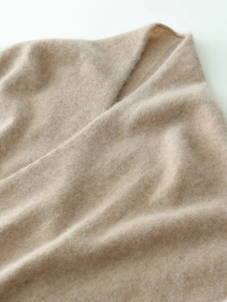 Cashmere Sweater with Crossover Collar Detail, Soft Knit for a Relaxed Standard Fit