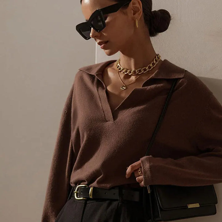 Cotton Knit Polo Sweater with a Relaxed Fit and Chic Ribbed Collar