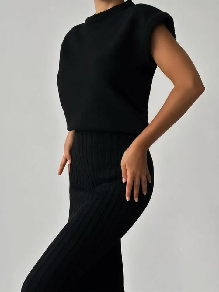 Ribbed Sleeveless Two-Piece Knit Set with Fitted Stretch Silhouette in Soft Gray