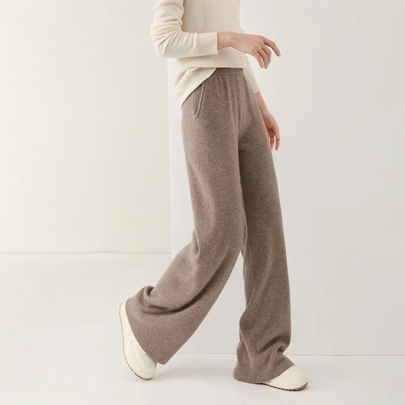 Wide-Leg Pants in 100% Merino Wool with High-Waist Elastic Fit and Side Pockets