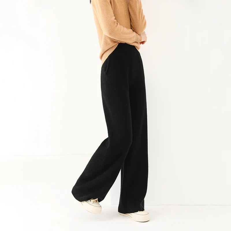Wide-Leg Pants in 100% Merino Wool with High-Waist Elastic Fit and Side Pockets