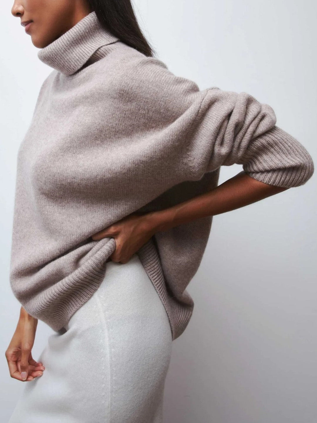 Turtleneck Sweater in Oversized Fit with Soft Merino Wool Blend for a Classic Vintage-Inspired Look