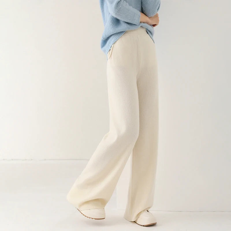 Wide-Leg Pants in 100% Merino Wool with High-Waist Elastic Fit and Side Pockets