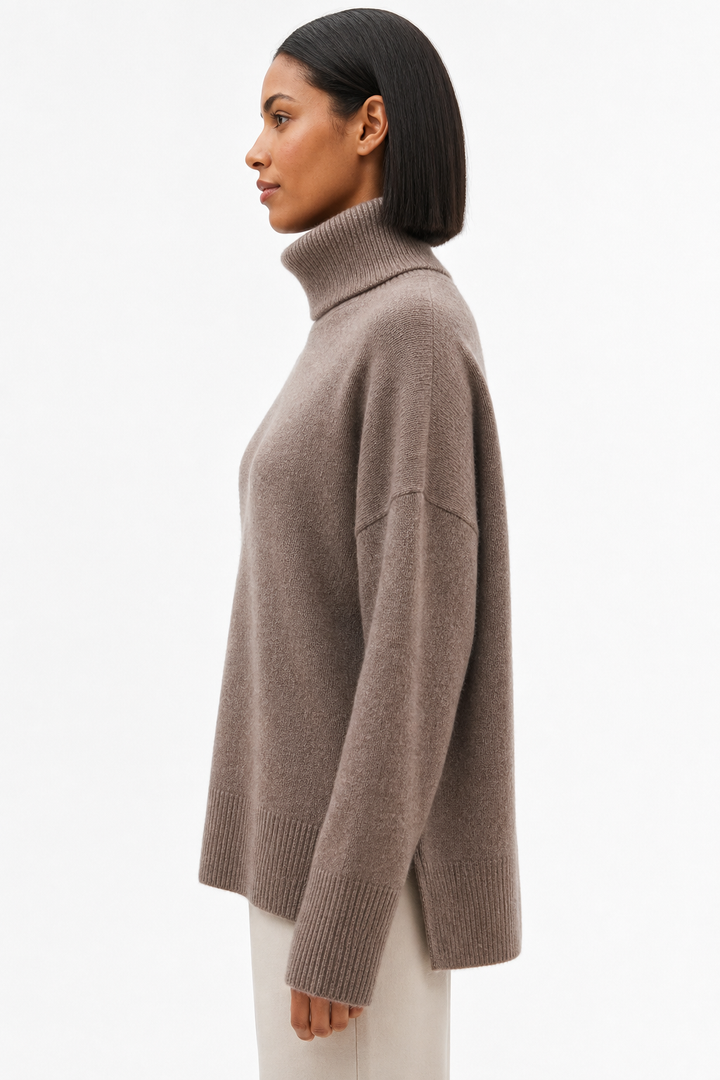 Turtleneck Sweater in Oversized Fit with Soft Merino Wool Blend for a Classic Vintage-Inspired Look