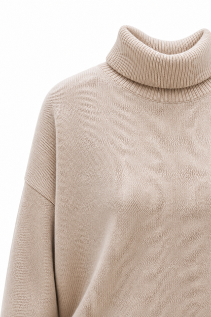 Turtleneck Sweater in Oversized Fit with Soft Merino Wool Blend for a Classic Vintage-Inspired Look