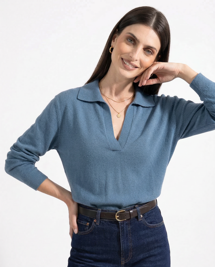 Cotton Knit Polo Sweater with a Relaxed Fit and Chic Ribbed Collar